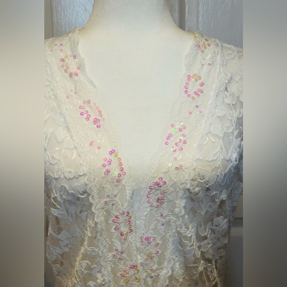 Rampage lace plunging v-neck white top pink sequins slight sleeves size Large - Picture 3 of 6